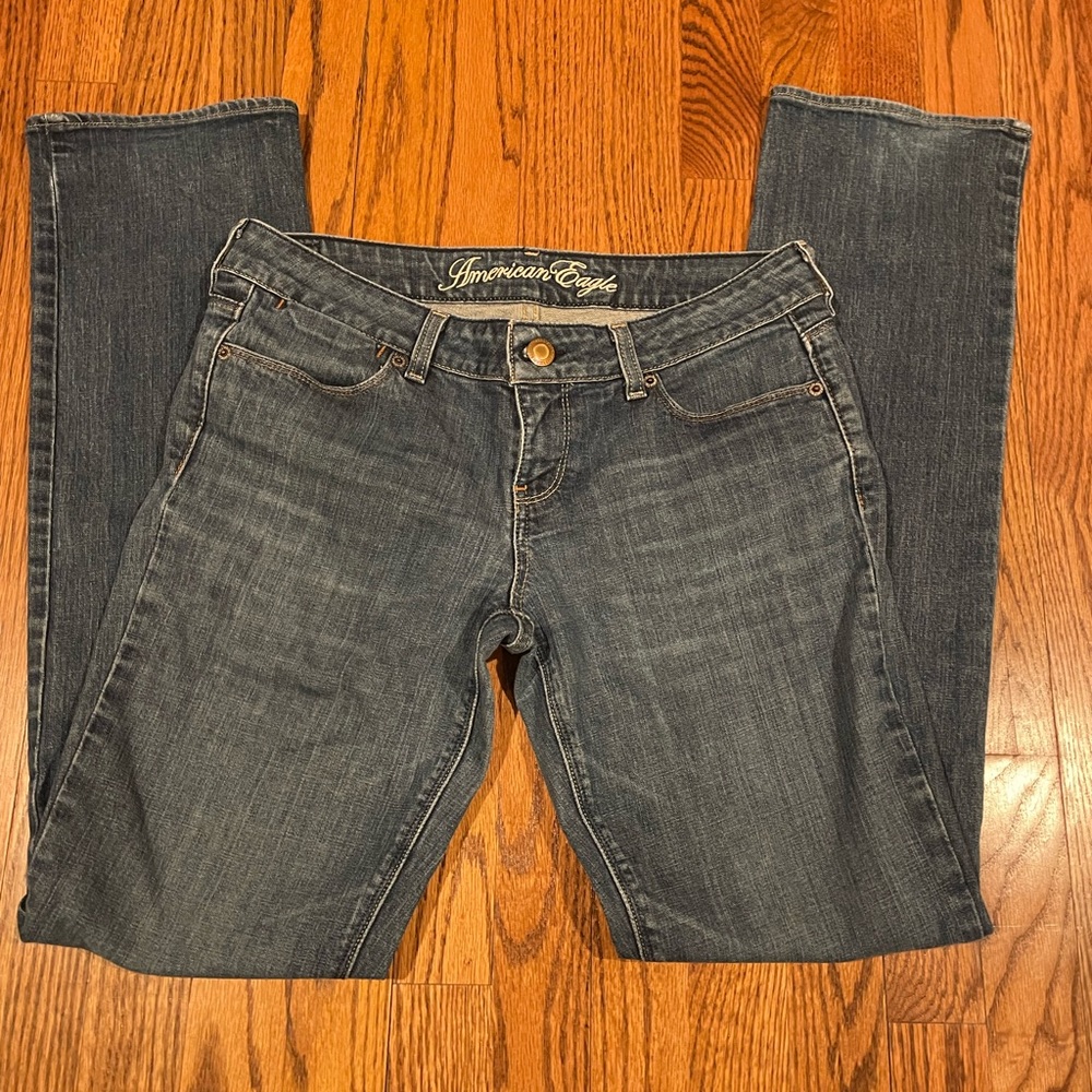 American Eagle 77 Straight leg mid-rise jeans, mid-rise 8”, inseam 32 1/2
